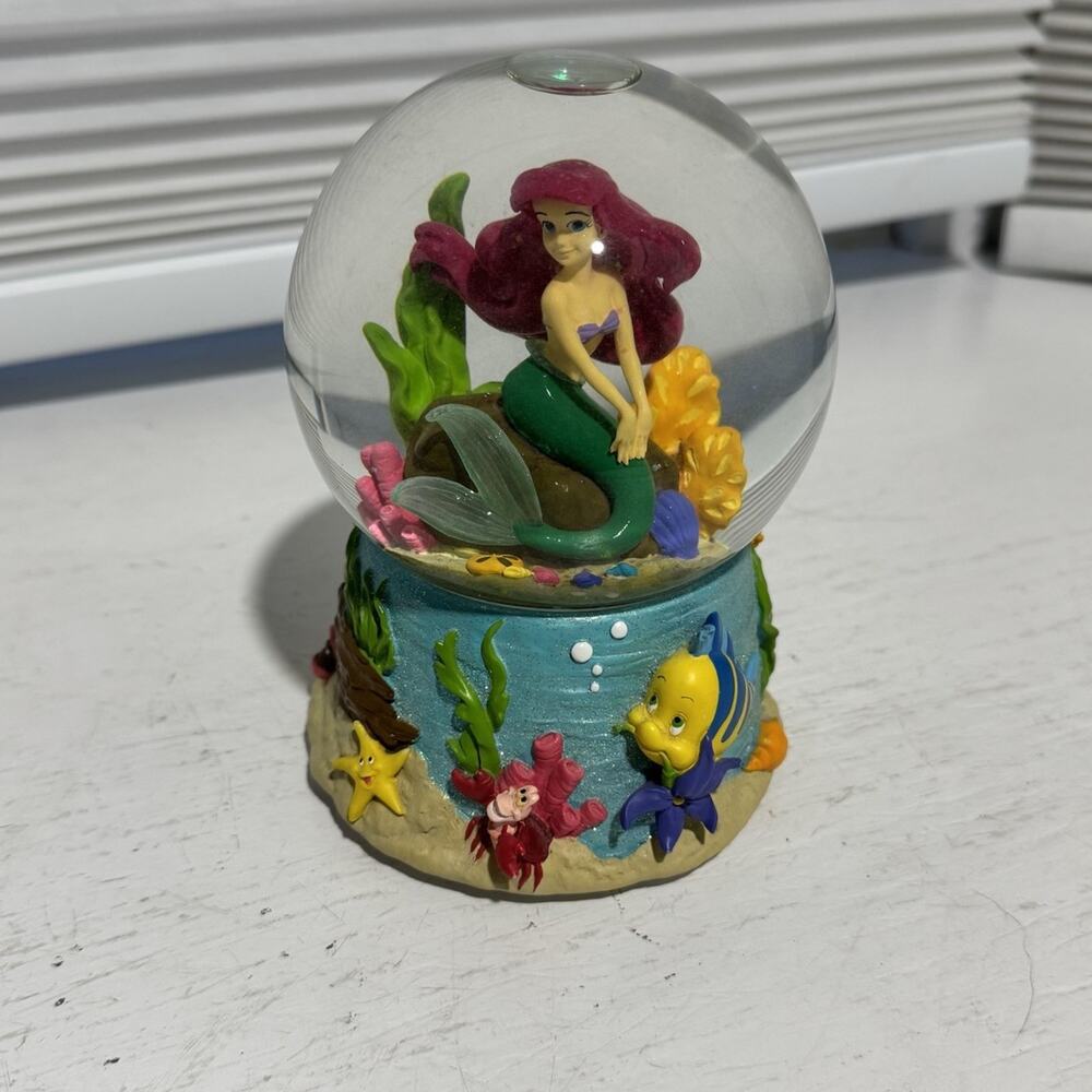 ENESCO DISNEY "ARIEL" MUSICAL SNOW GLOBE (From The Movie "Little Mermaid")